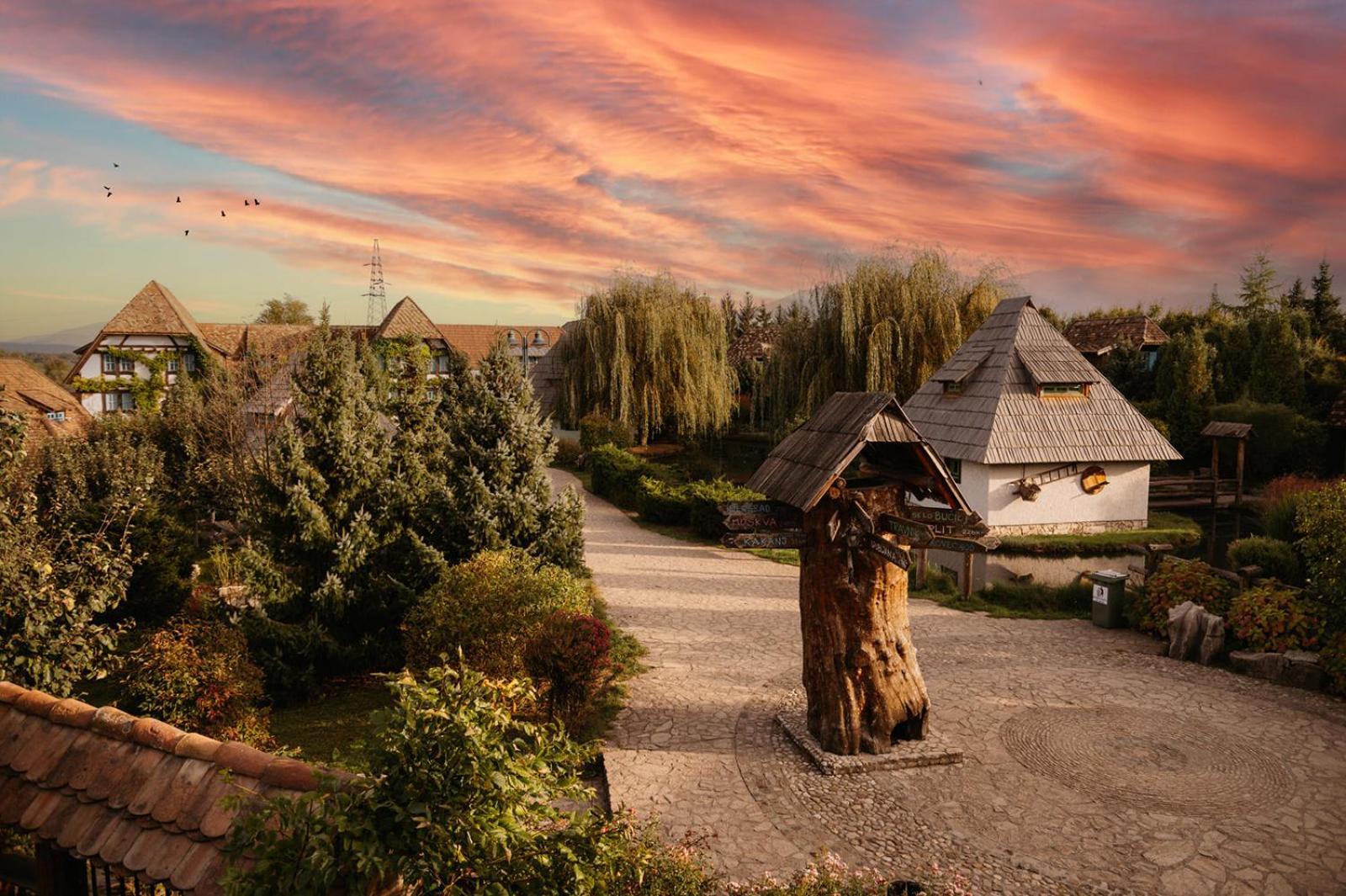 Etno Village Cardaci Vitez Ngoại thất bức ảnh