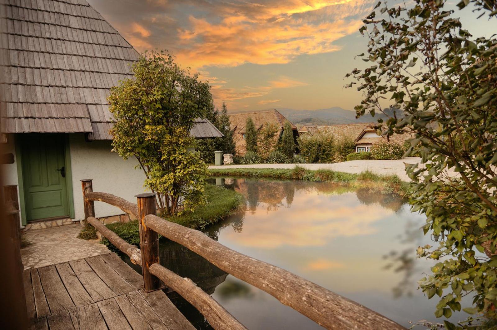 Etno Village Cardaci Vitez Ngoại thất bức ảnh